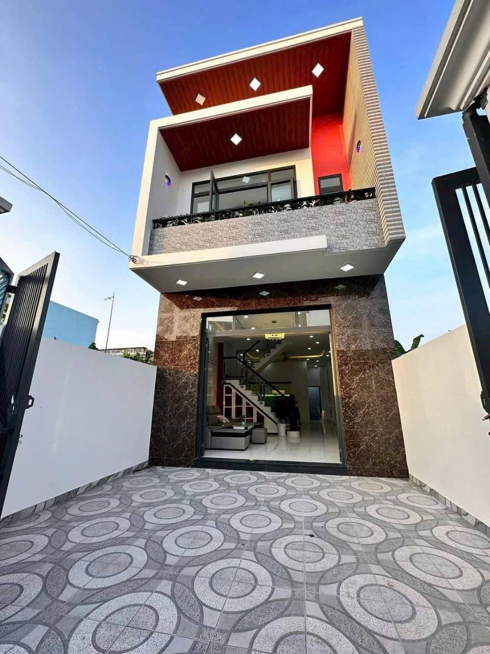 NHÀ 1 TRỆT 1 LẦU ĐÚC KIÊN CỐ – 103M² – SHR – SÂN ĐẬU Ô TÔ – GIÁ 2 TỶ 3